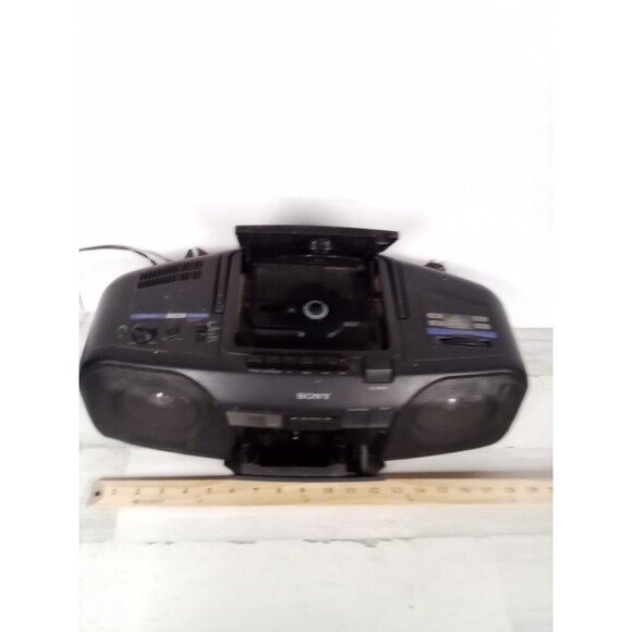 Sony Gfd 82 Boombox/Cd/Cassette Tested And Works Broken Antenna Used Condition - Picture 4 of 16